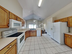 1824 Ashton Dr E in St. Cloud, FL - Building Photo - Building Photo