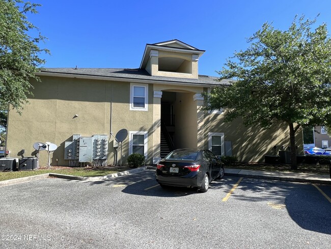 3711 Kirkpatrick Cir in Jacksonville, FL - Foto de edificio - Building Photo