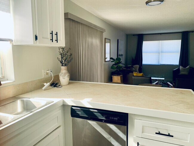 707 2nd Ave S in Lake Worth Beach, FL - Building Photo - Building Photo