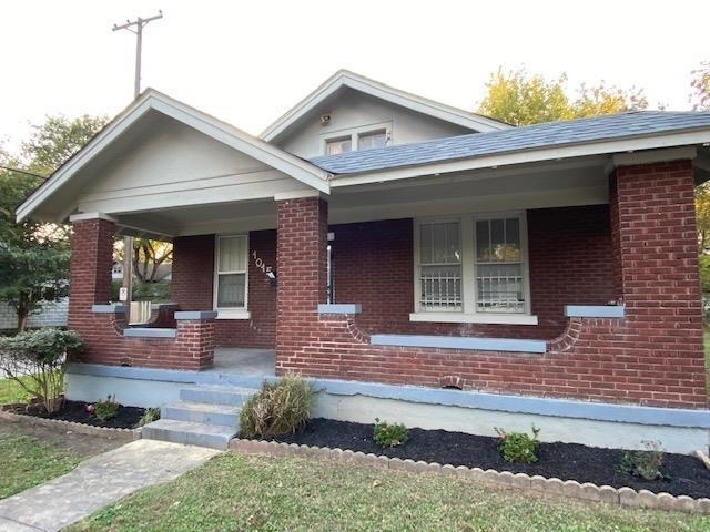 property at 1015 S Cox St