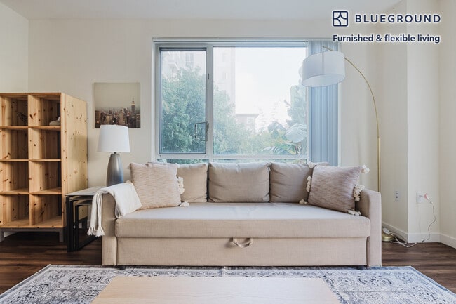 550 Moreland Way in Santa Clara, CA - Building Photo - Building Photo