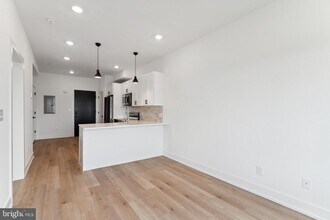 901 Leland St in Philadelphia, PA - Building Photo - Building Photo