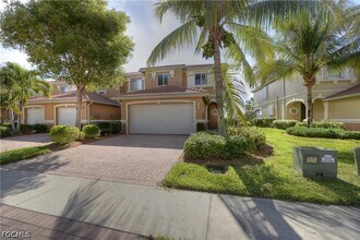2426 Laurentina Ln in Cape Coral, FL - Building Photo - Building Photo