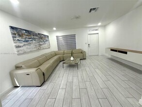 507 NE 6th Ct in Florida City, FL - Building Photo - Building Photo