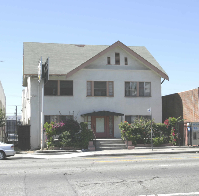 1230 W 8th St in Los Angeles, CA - Foto de edificio - Building Photo