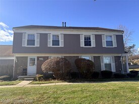 23677 Stonehenge Blvd in Novi, MI - Building Photo