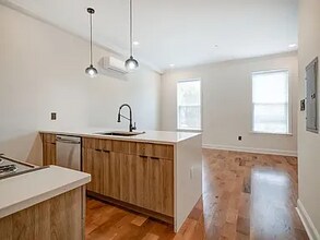 2841 W Diamond St in Philadelphia, PA - Building Photo - Building Photo