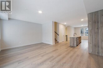 6 Honey Milk Ln in Richmond Hill, ON - Building Photo - Building Photo