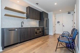 48 East Ave in Austin, TX - Building Photo - Building Photo