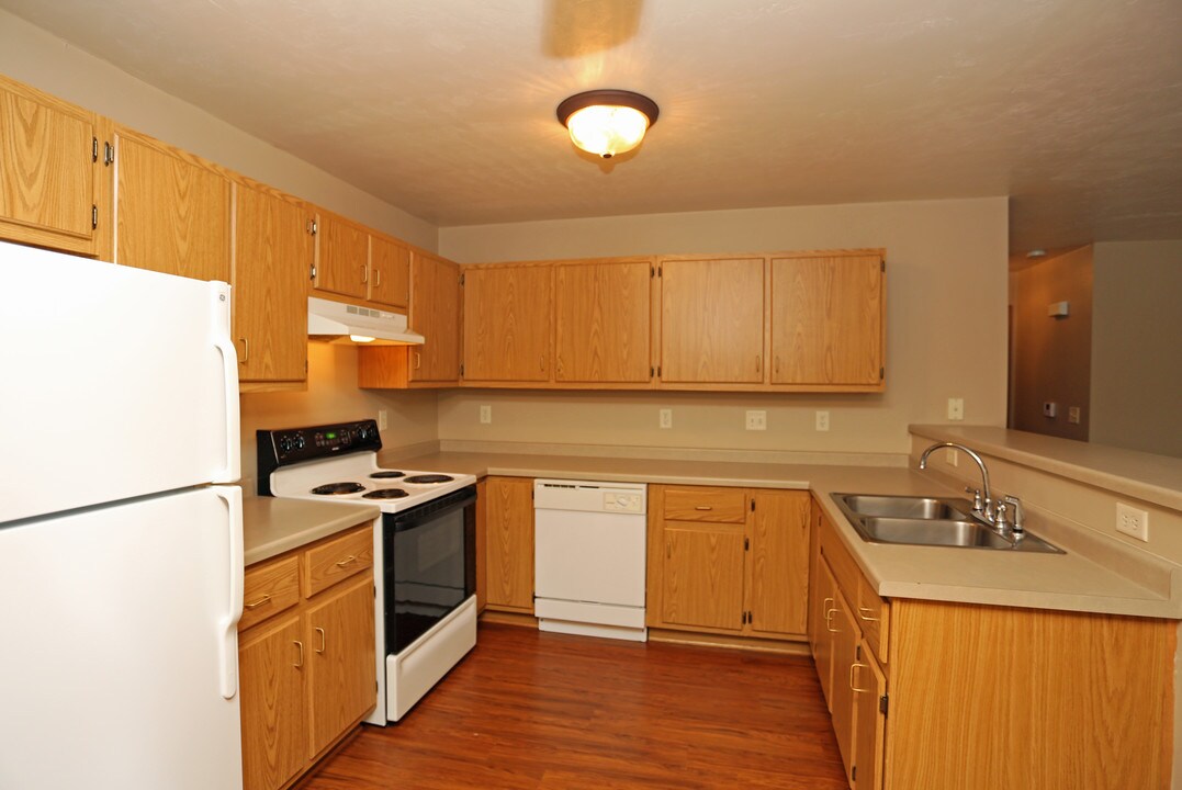 Charlotte Court Apartments Photo