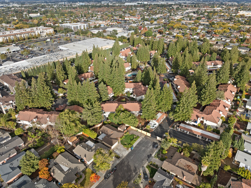 1400 Bowe Ave in Santa Clara, CA - Foto de edificio
