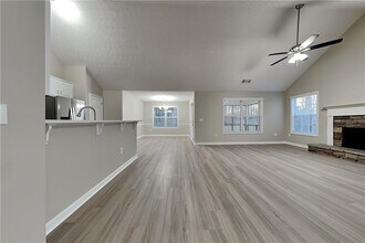 230 Lake Valley Dr SW in Loganville, GA - Building Photo - Building Photo