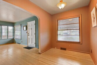 3406 SE 64th Ave in Portland, OR - Building Photo - Building Photo