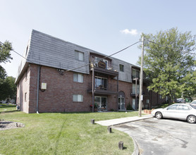 SPACIOUS APARTMENTS LOCATED IN THE HEART O... in Omaha, NE - Foto de edificio - Building Photo