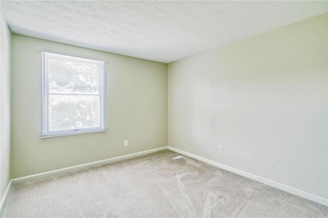 property at 7 Bramblewood Ln