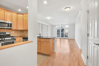 55 1st St, Unit 207 in Pelham, NY - Building Photo - Building Photo