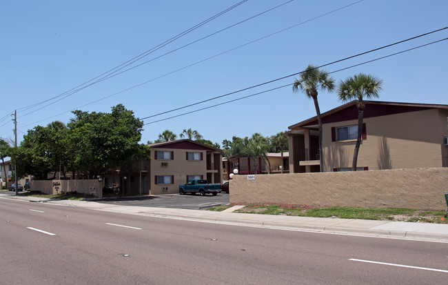 Ridge Garden in Sarasota, FL - Building Photo - Building Photo