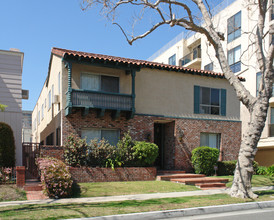 129 S Canon Dr in Beverly Hills, CA - Building Photo - Building Photo