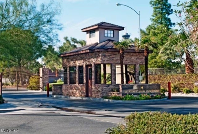 property at 2831 Geary Pl