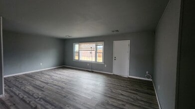 20 Sussex Dr in Willingboro, NJ - Building Photo - Building Photo