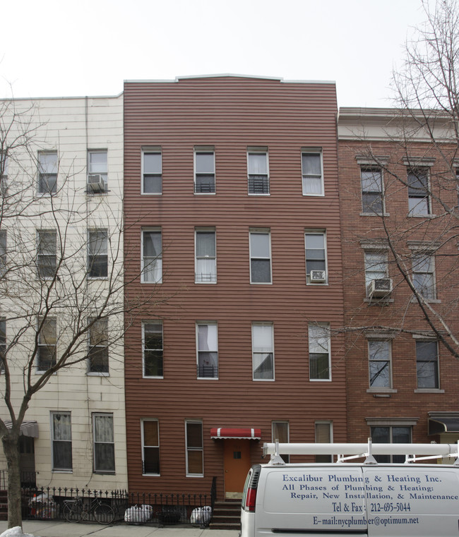 317 Eckford St in Brooklyn, NY - Building Photo - Building Photo