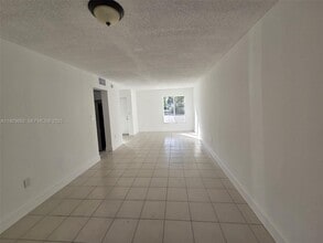 3940 NW 76th Terrace in Hollywood, FL - Building Photo - Building Photo