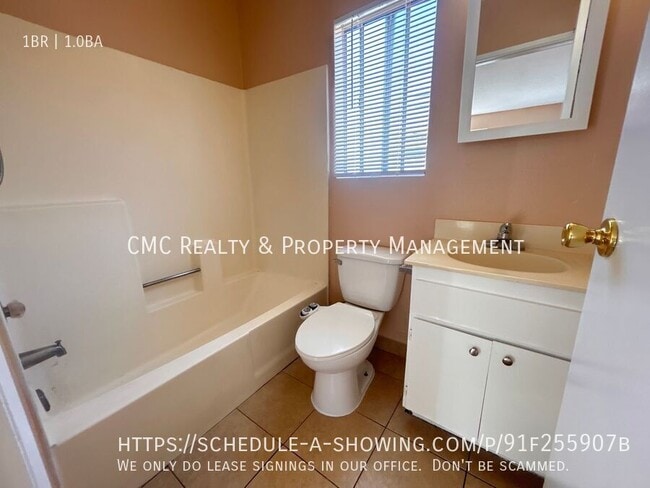 1700 Hill St in Signal Hill, CA - Building Photo - Building Photo