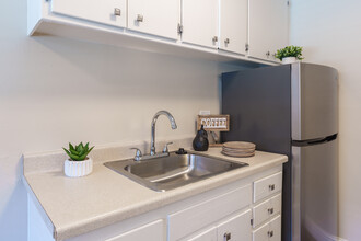 Coral Gardens Apartments in Hayward, CA - Building Photo - Interior Photo