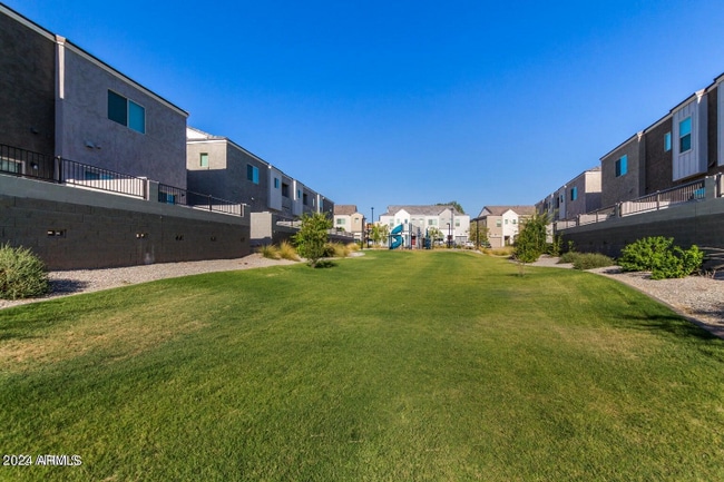 property at 2268 W Laurie Ln