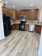 1006 Abby Rd, Unit 082 in Middletown, NJ - Building Photo - Building Photo