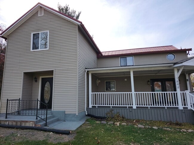 7842 Community Center Rd in Bridgewater, VA - Building Photo - Building Photo