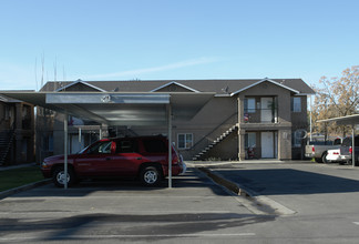 165 Roberts Ave in Madera, CA - Building Photo - Building Photo