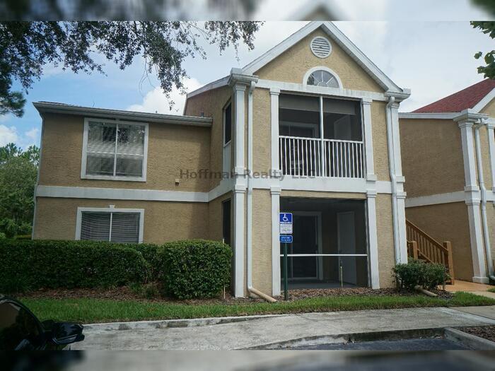 9481 Highland Oak Dr in Tampa, FL - Building Photo