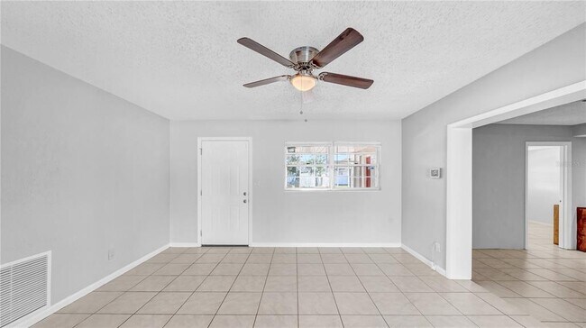 7515 17th Ln N in St. Petersburg, FL - Building Photo - Building Photo