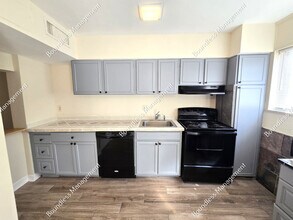 3081 Colonial Way in Chamblee, GA - Building Photo - Building Photo