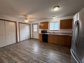 300 Fir Ave in Warden, WA - Building Photo - Building Photo