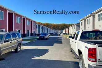 100 Linda Cir in Johnston, RI - Building Photo - Building Photo