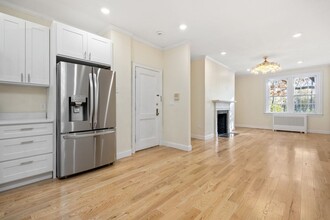 205 Mount Auburn St, Unit 1A in Cambridge, MA - Building Photo - Building Photo