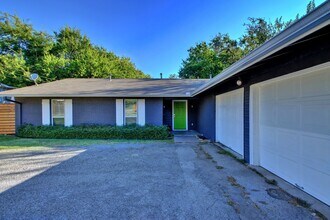 3208 Northeast Dr, Unit A in Austin, TX - Foto de edificio - Building Photo