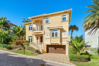 450 Surfside Ln in Juno Beach, FL - Building Photo - Building Photo
