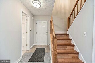 12001 Ridge Knoll Dr, Unit 805A in Fairfax, VA - Building Photo - Building Photo