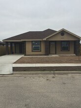 6256 Panther Dr in Brownsville, TX - Foto de edificio - Building Photo