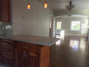 808 Howard Ave in Burlingame, CA - Building Photo - Building Photo