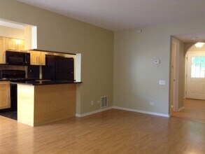 205 Port Royal Cir in Aurora, IL - Building Photo - Building Photo