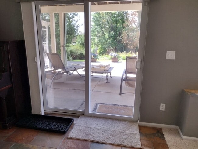 2451 S Fundy Cir in Aurora, CO - Foto de edificio - Building Photo