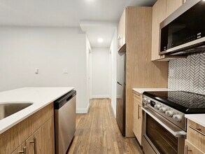 501 Beacon St, Unit 1 in Boston, MA - Foto de edificio - Building Photo