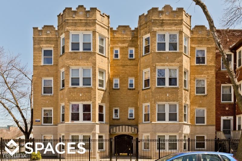 3051 W Argyle St in Chicago, IL - Building Photo