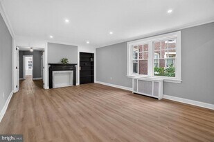 4637 Pine St in Philadelphia, PA - Building Photo
