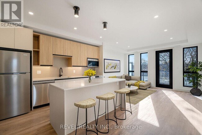 property at 4390 Hillview Dr