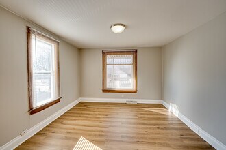 407 Beach St in Aurora, IL - Building Photo - Building Photo